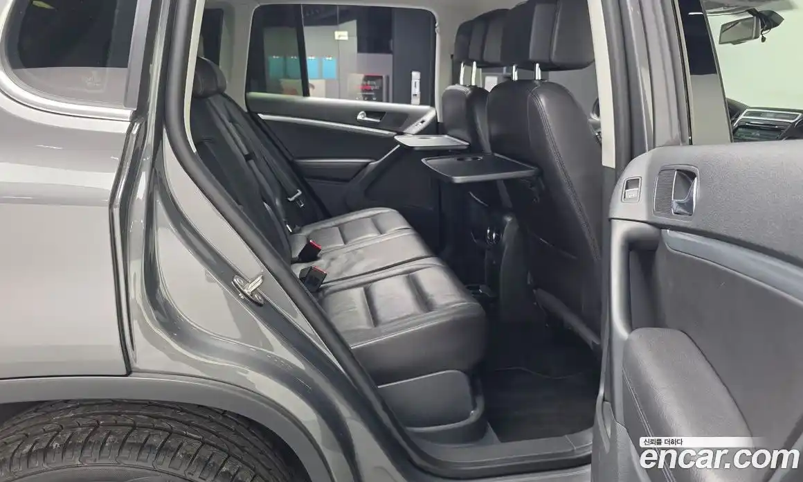 Volkswagen Tiguan 2013 2.0 автомат (гидро), фото 12