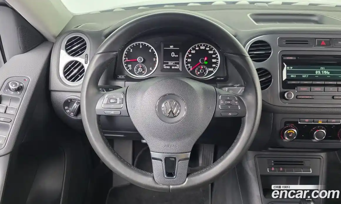 Volkswagen Tiguan 2013 2.0 автомат (гидро), фото 13
