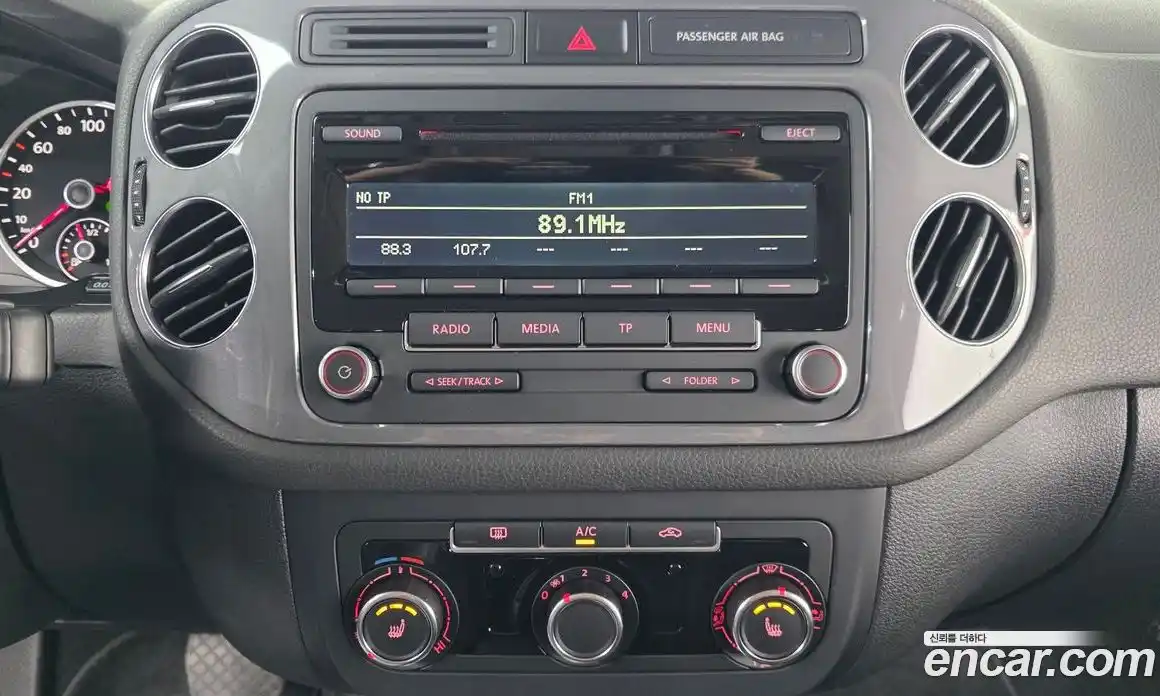 Volkswagen Tiguan 2013 2.0 автомат (гидро), фото 14