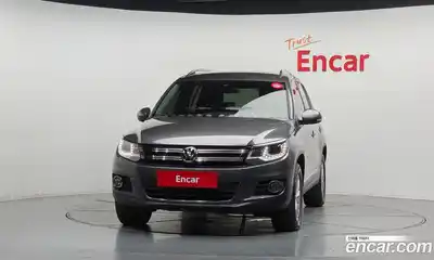 Volkswagen Tiguan 2013 2.0 автомат (гидро), миниатюра 3