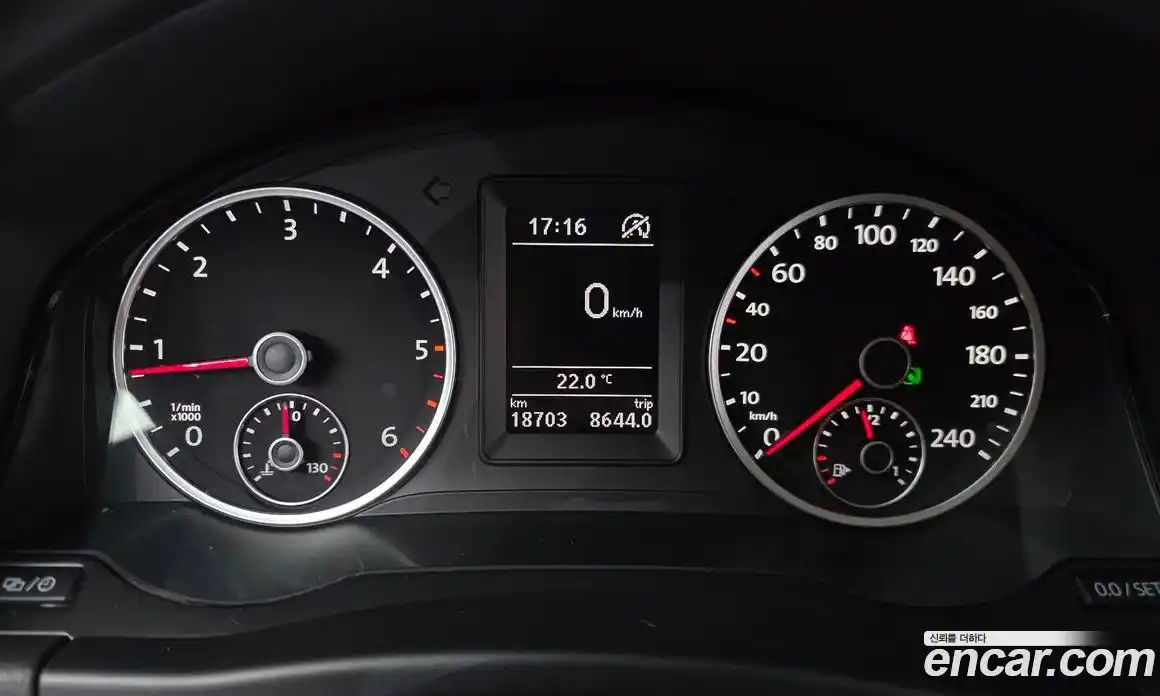 Volkswagen Tiguan 2013 2.0 автомат (гидро), фото 8