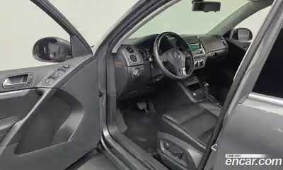 Volkswagen Tiguan 2013 2.0 автомат (гидро), миниатюра 10