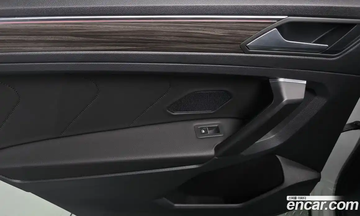 Volkswagen Tiguan 2022 2.0 автомат (гидро), фото 15