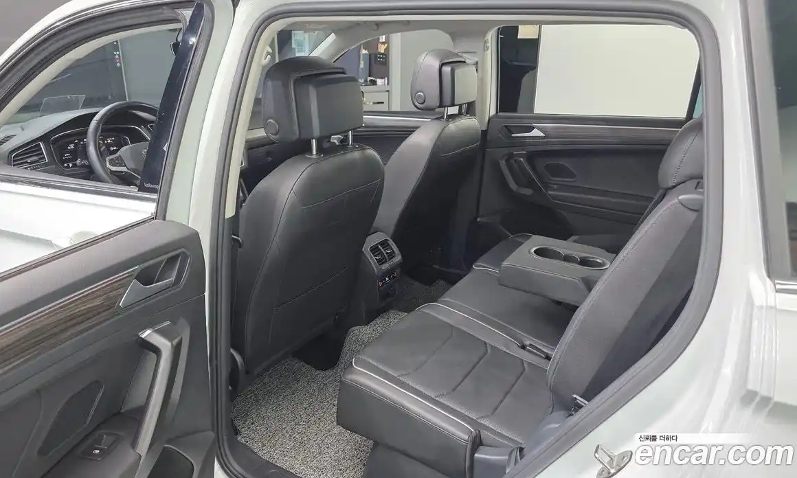 Volkswagen Tiguan 2022 2.0 автомат (гидро), фото 16