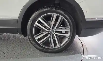Volkswagen Tiguan 2022 2.0 автомат (гидро), миниатюра 7