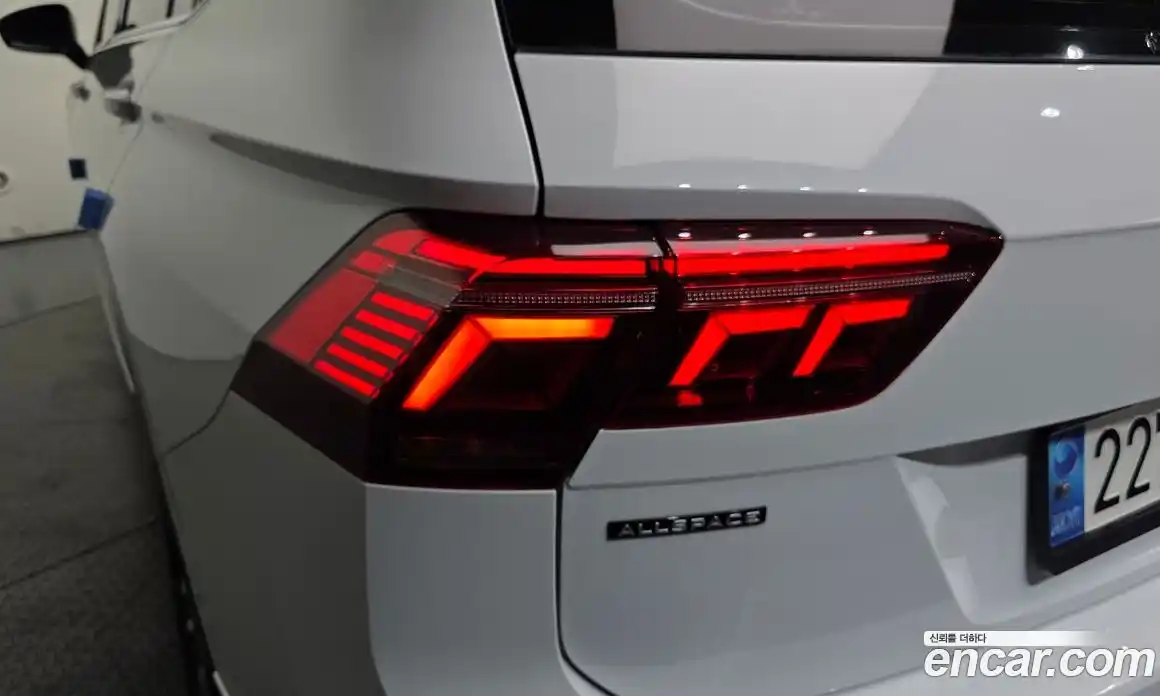 Volkswagen Tiguan 2022 2.0 автомат (гидро), фото 9