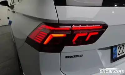 Volkswagen Tiguan 2022 2.0 автомат (гидро), миниатюра 9