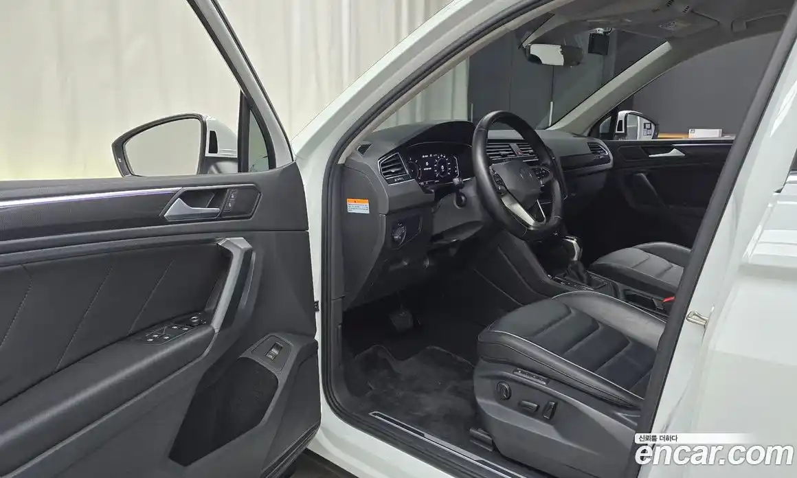 Volkswagen Tiguan 2021 2.0 автомат (гидро), фото 13