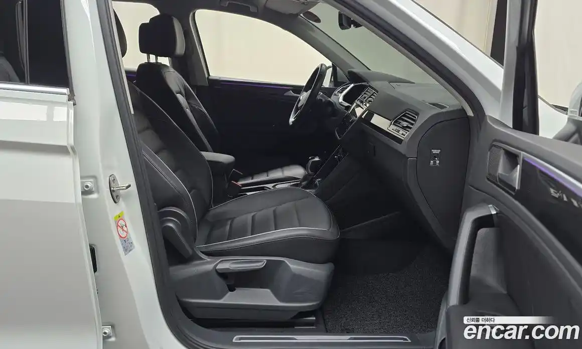 Volkswagen Tiguan 2021 2.0 автомат (гидро), фото 16