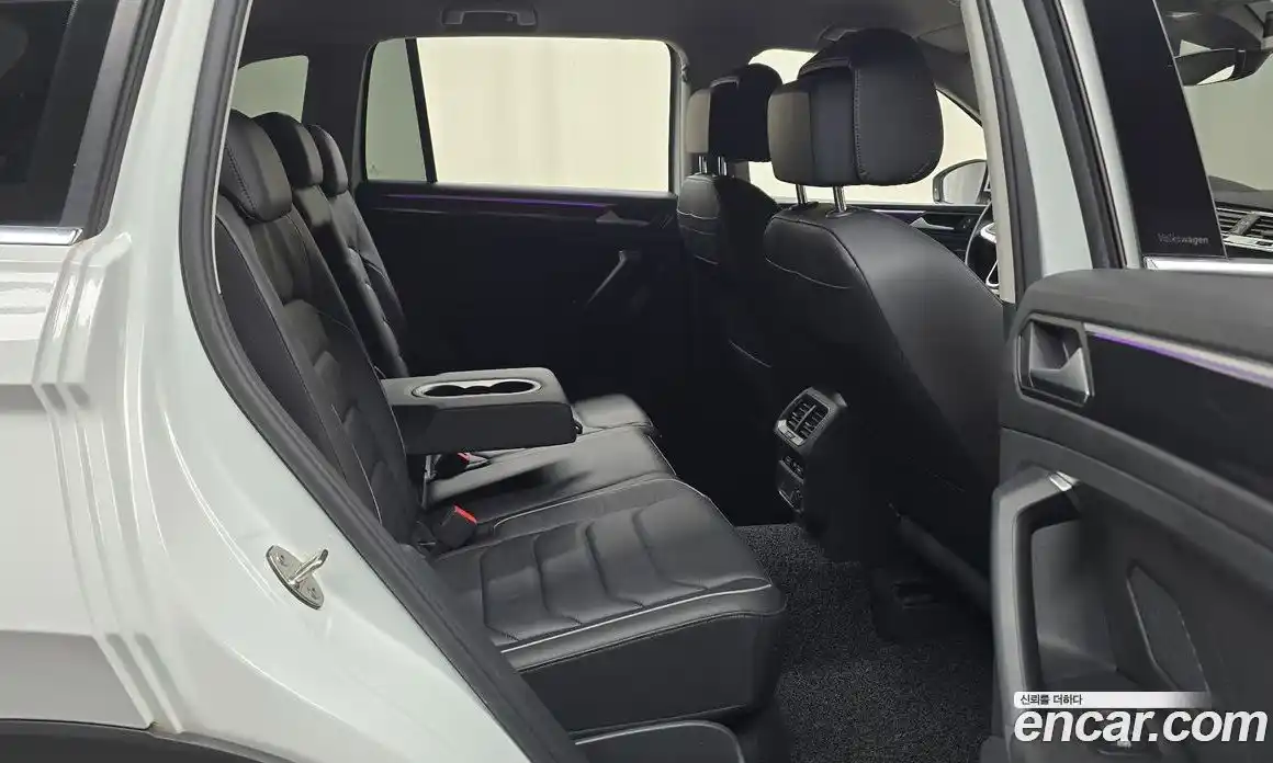 Volkswagen Tiguan 2021 2.0 автомат (гидро), фото 17