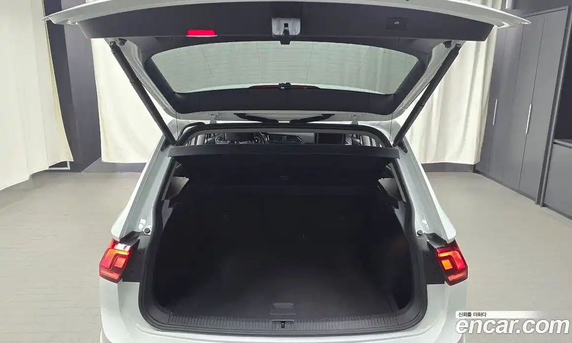 Volkswagen Tiguan 2021 2.0 автомат (гидро), фото 27