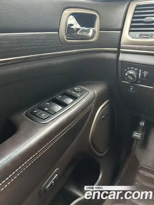 Jeep Cherokee 2015 3.0 автомат (гидро), фото 11