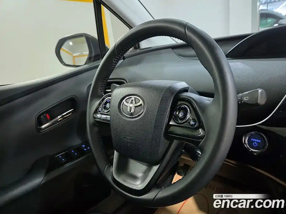 Toyota Prius 2019 1.8 автомат (гидро), фото 15 Toyota Prius 2019 1.8 автомат (гидро), фото 15