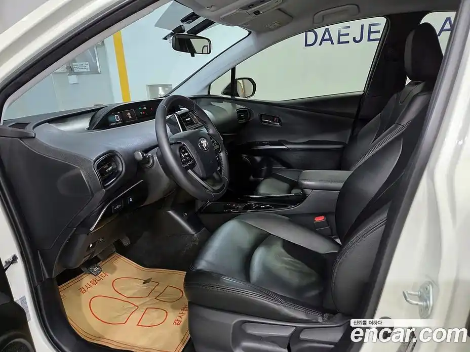 Toyota Prius 2019 1.8 автомат (гидро), фото 16 Toyota Prius 2019 1.8 автомат (гидро), фото 16