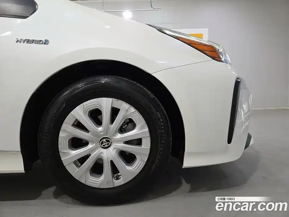 Toyota Prius 2019 1.8 автомат (гидро), фото 19 Toyota Prius 2019 1.8 автомат (гидро), фото 19