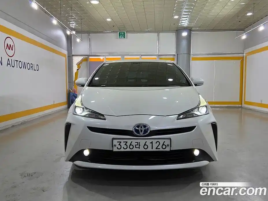 Toyota Prius 2019 1.8 автомат (гидро), фото 2 Toyota Prius 2019 1.8 автомат (гидро), фото 2