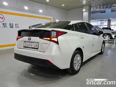 Toyota Prius 2019 1.8 автомат (гидро), миниатюра 3 Toyota Prius 2019 1.8 автомат (гидро), миниатюра 3