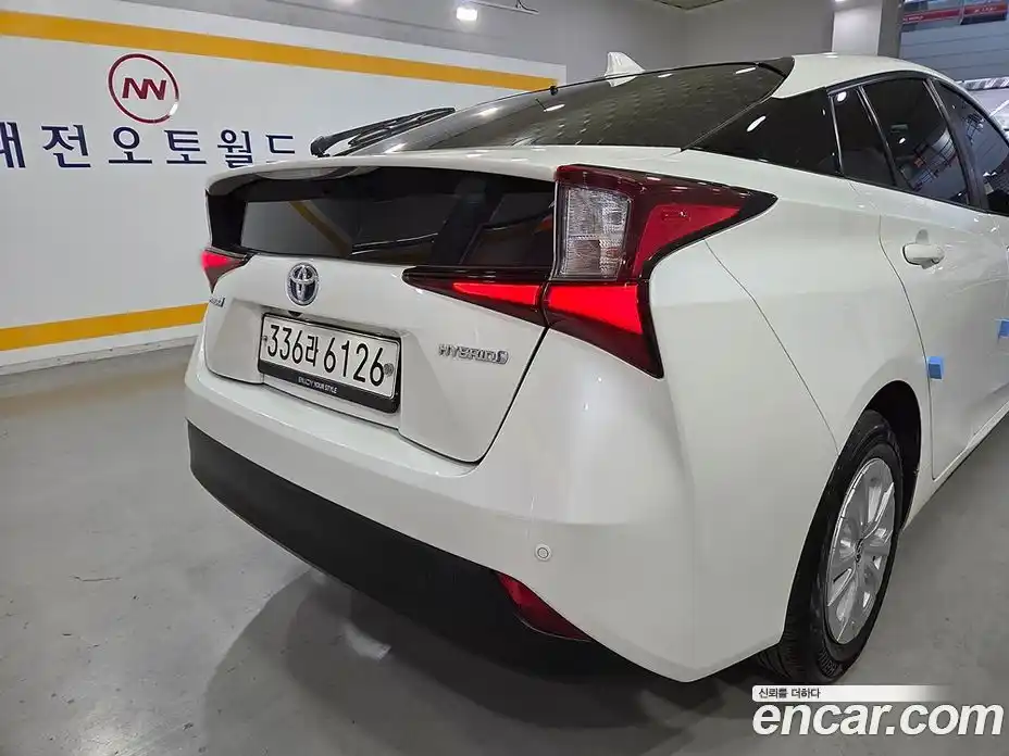 Toyota Prius 2019 1.8 автомат (гидро), фото 5 Toyota Prius 2019 1.8 автомат (гидро), фото 5