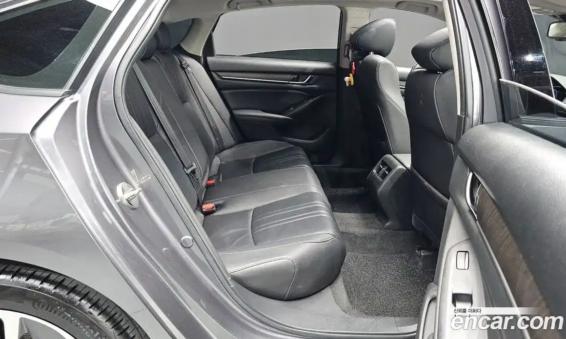 Honda Accord 2019 2.0 автомат (гидро), фото 17