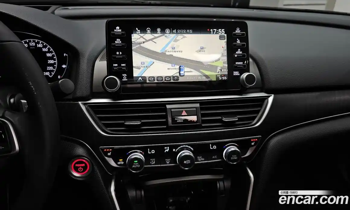 Honda Accord 2019 2.0 автомат (гидро), фото 19
