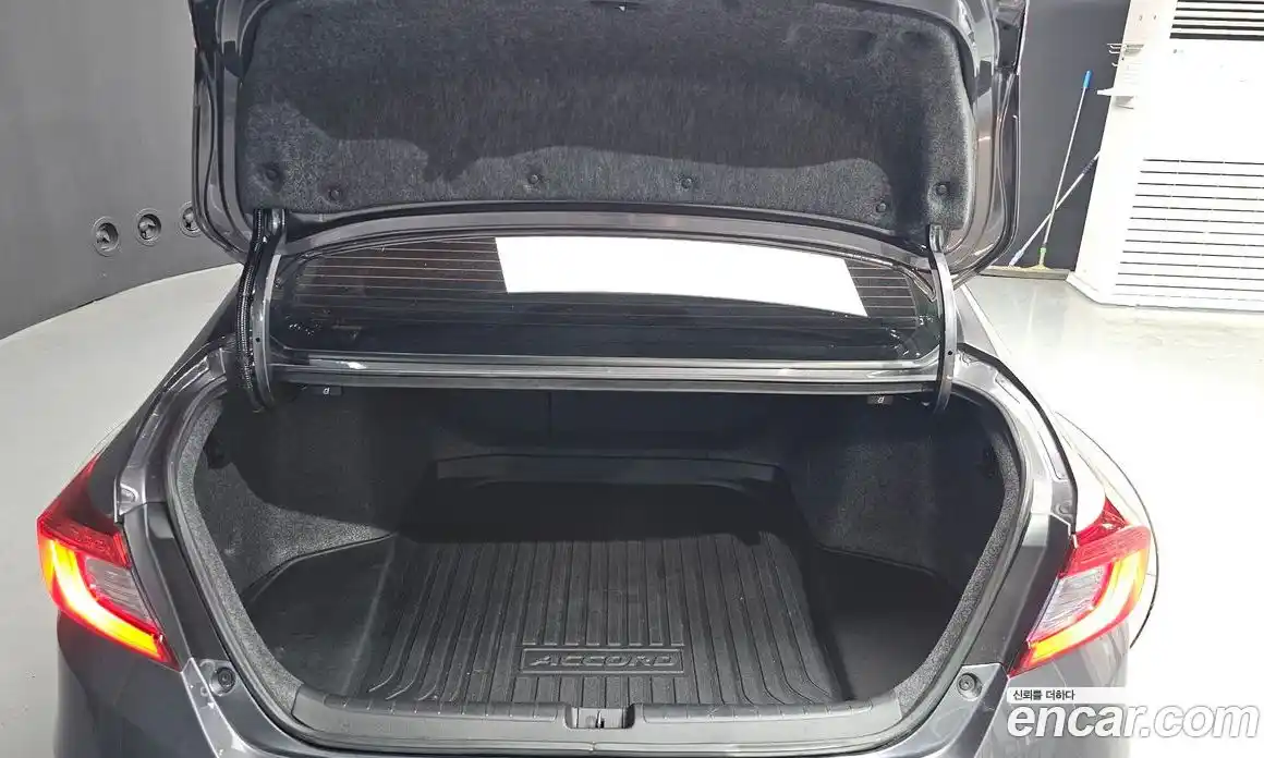 Honda Accord 2019 2.0 автомат (гидро), фото 26