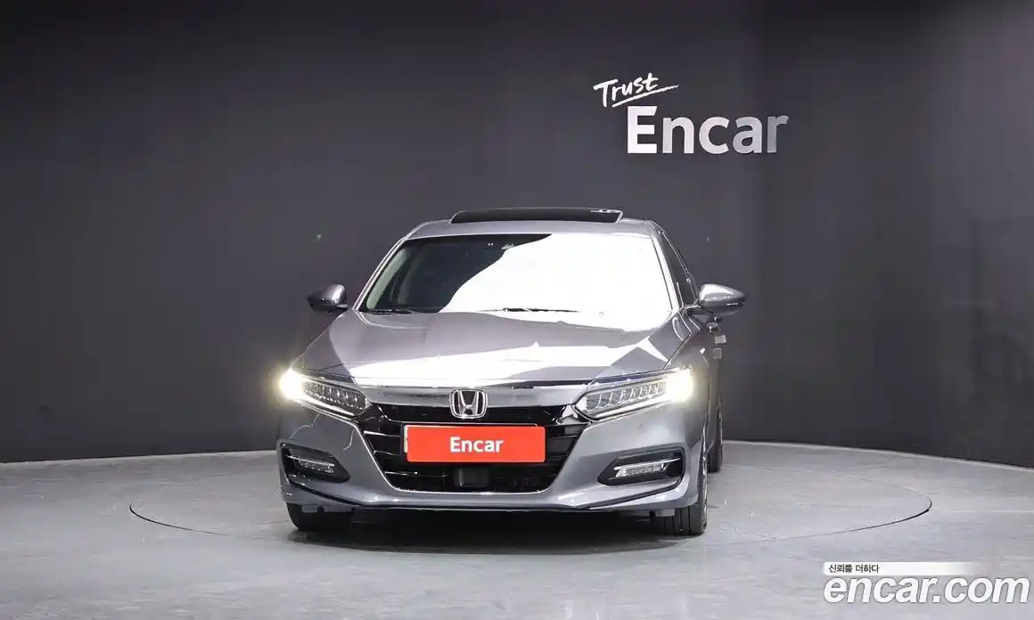 Honda Accord 2019 2.0 автомат (гидро), фото 3