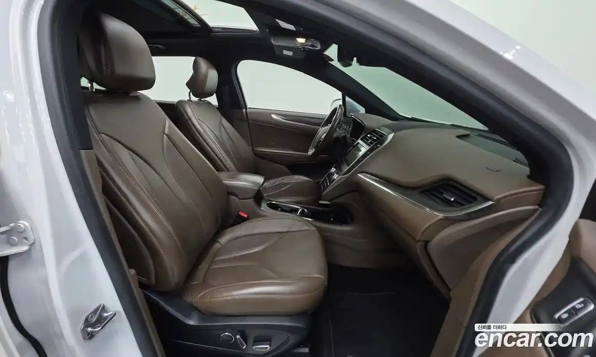 Lincoln MKC 2017 2.0 автомат (гидро), фото 10 Lincoln MKC 2017 2.0 автомат (гидро), фото 10