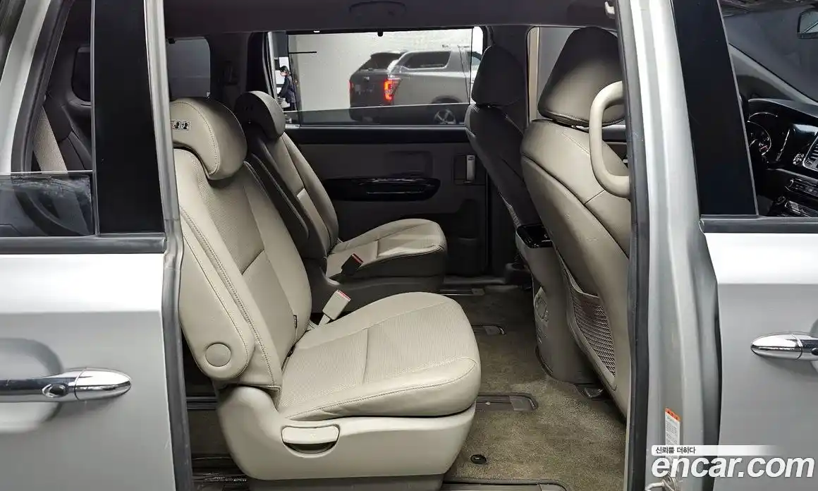 Kia Carnival 2018 2.2 автомат (гидро), фото 11