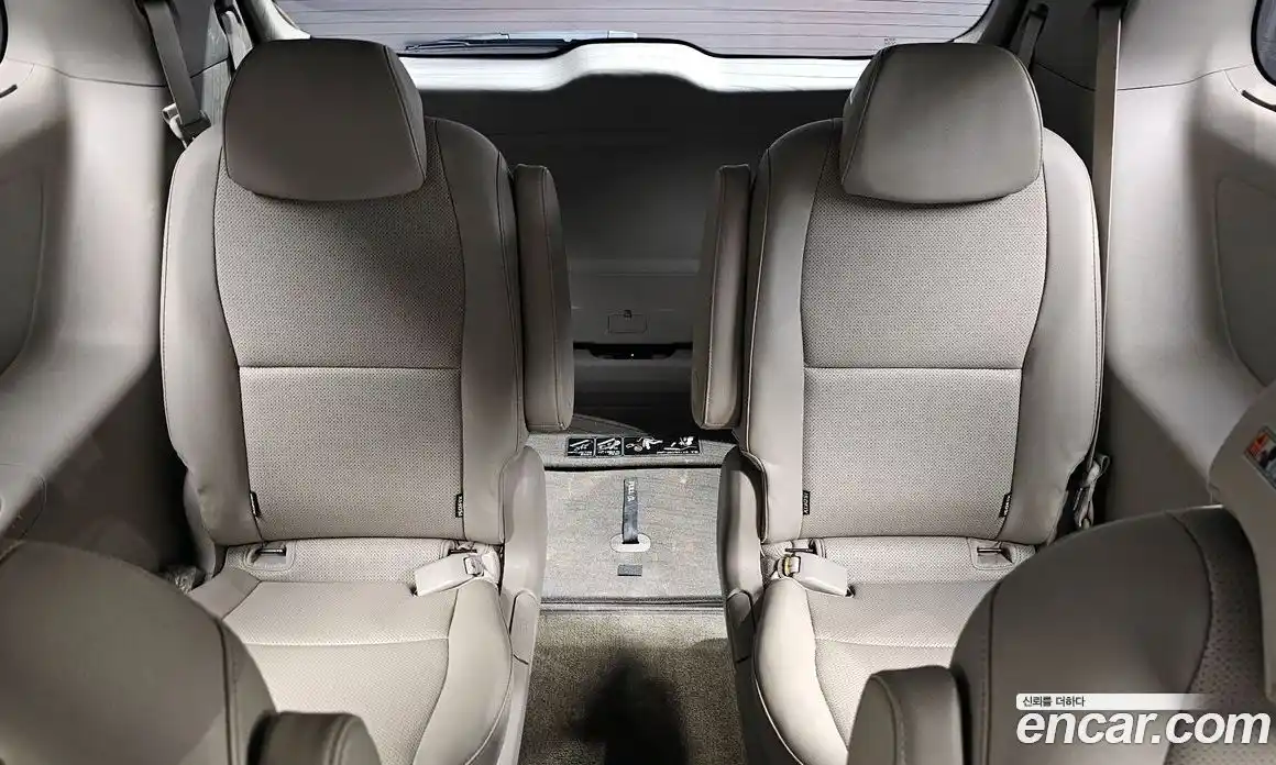 Kia Carnival 2018 2.2 автомат (гидро), фото 12