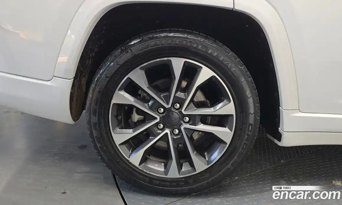 Jeep Cherokee 2021 3.6 автомат (гидро), фото 6