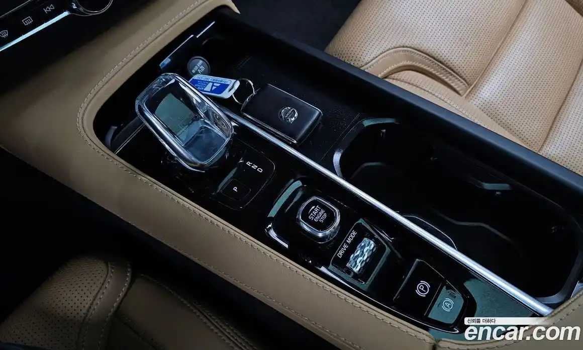 Volvo XC90 2021 2.0 автомат (гидро), фото 12