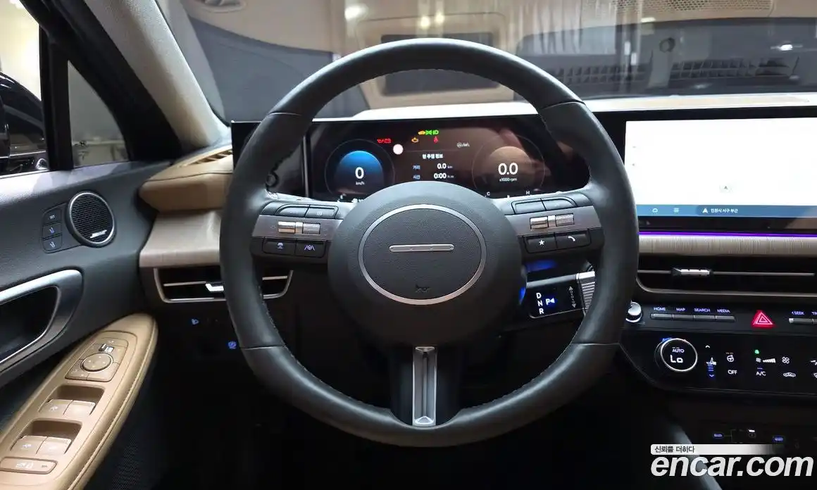 Hyundai Sonata 2024 1.6 автомат (гидро), фото 13