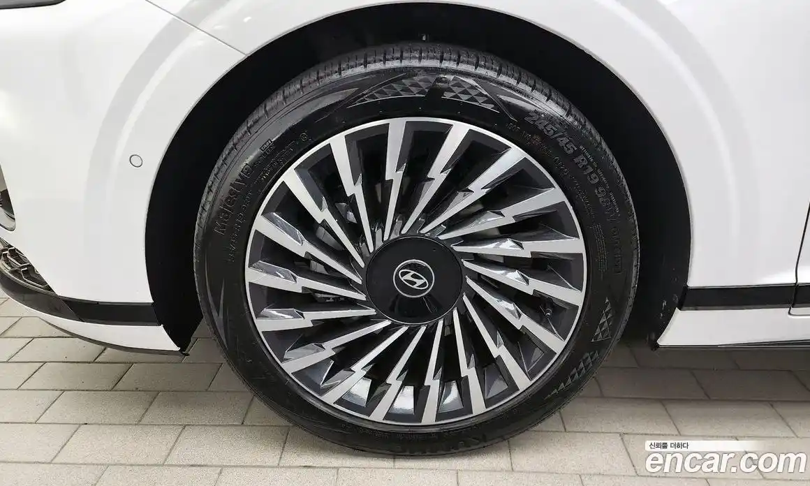 Hyundai Grandeur 2024 1.6 автомат (гидро), фото 5
