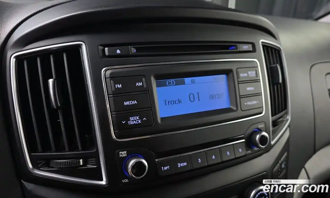 Hyundai Starex 2017 2.5 автомат (гидро), фото 17