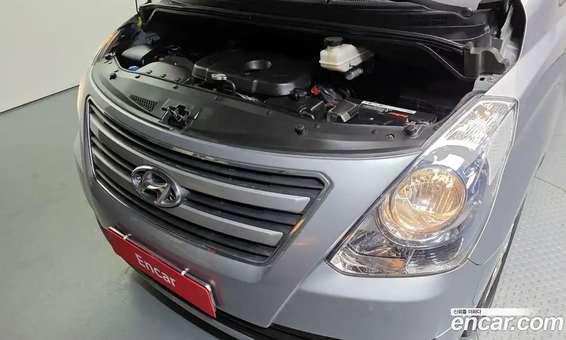Hyundai Starex 2017 2.5 автомат (гидро), фото 6