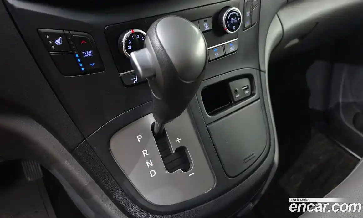 Hyundai Starex 2017 2.5 автомат (гидро), фото 9