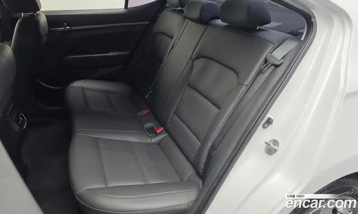 Hyundai Avante 2016 1.6 автомат (гидро), фото 16