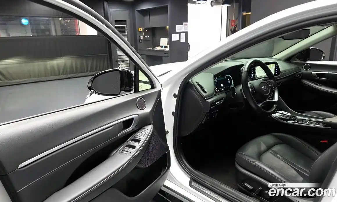 Hyundai Sonata 2021 2.0 автомат (гидро), фото 13