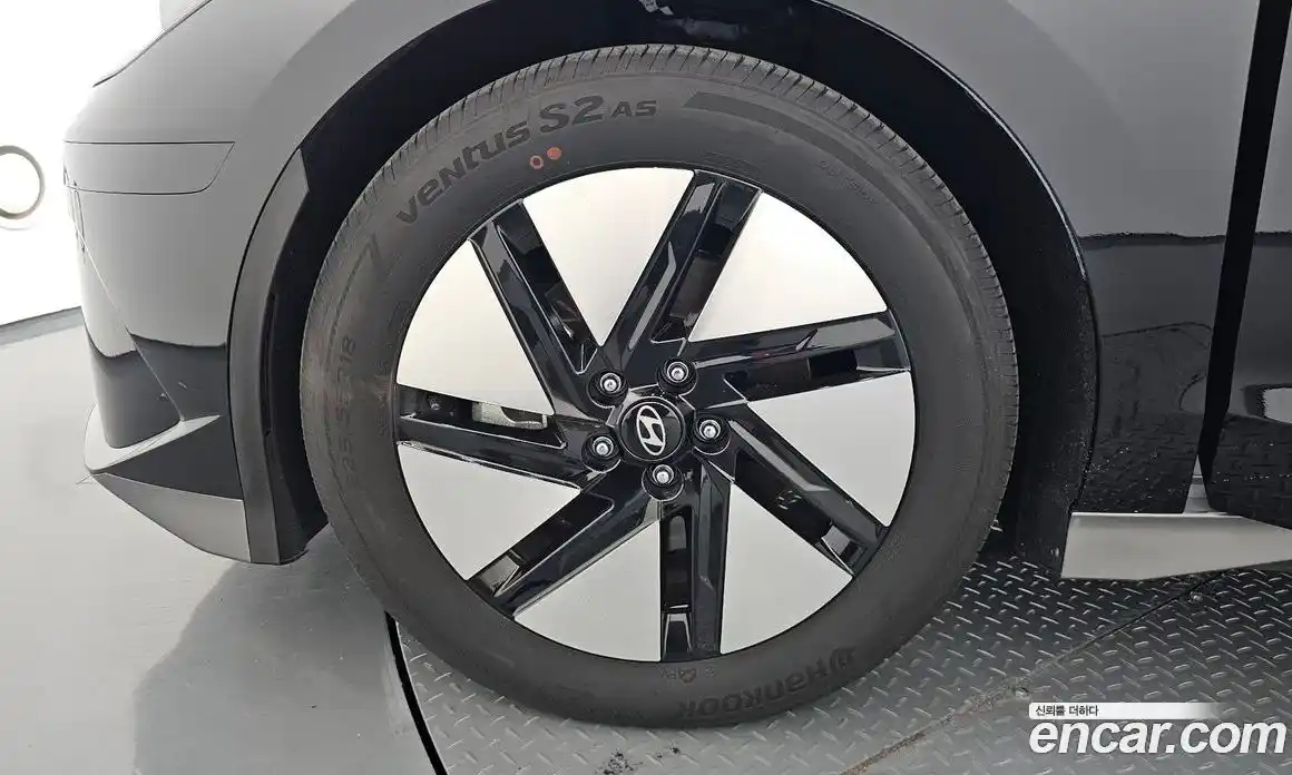 Hyundai Ioniq 6 2023 0.1 автомат (гидро), фото 5
