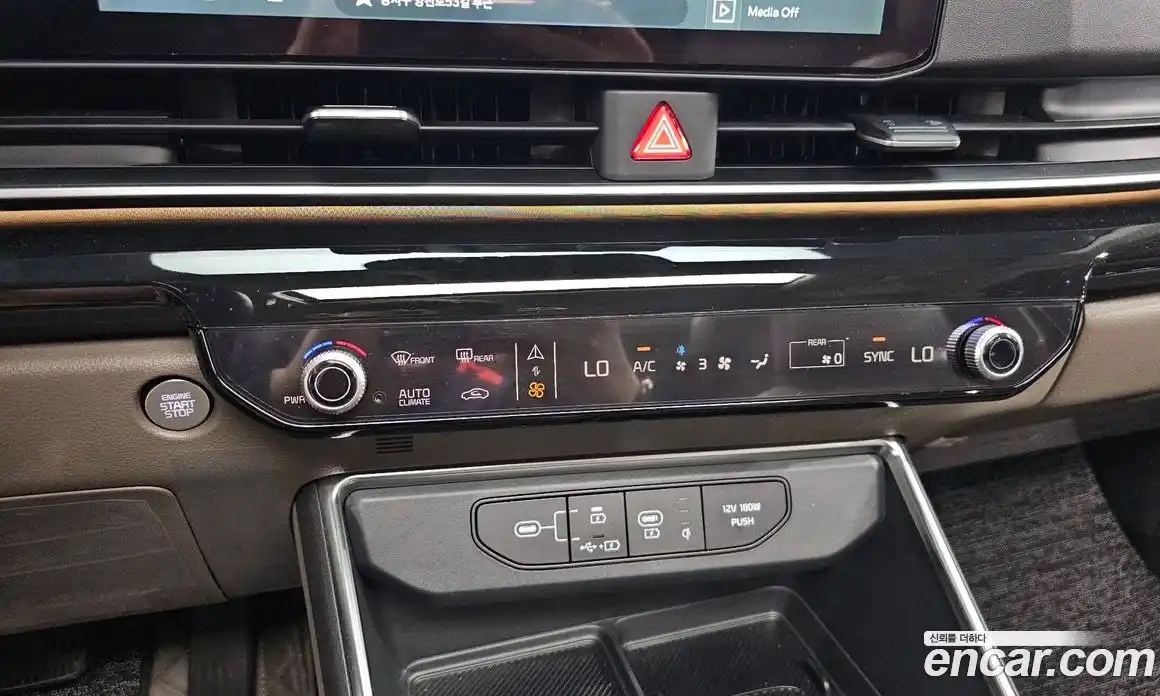 Kia Carnival 2025 2.2 автомат (гидро), фото 17