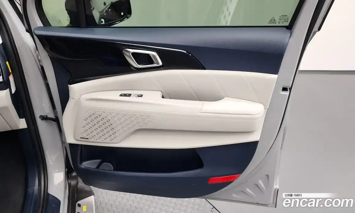 Kia Carnival 2025 1.6 автомат (гидро), фото 15
