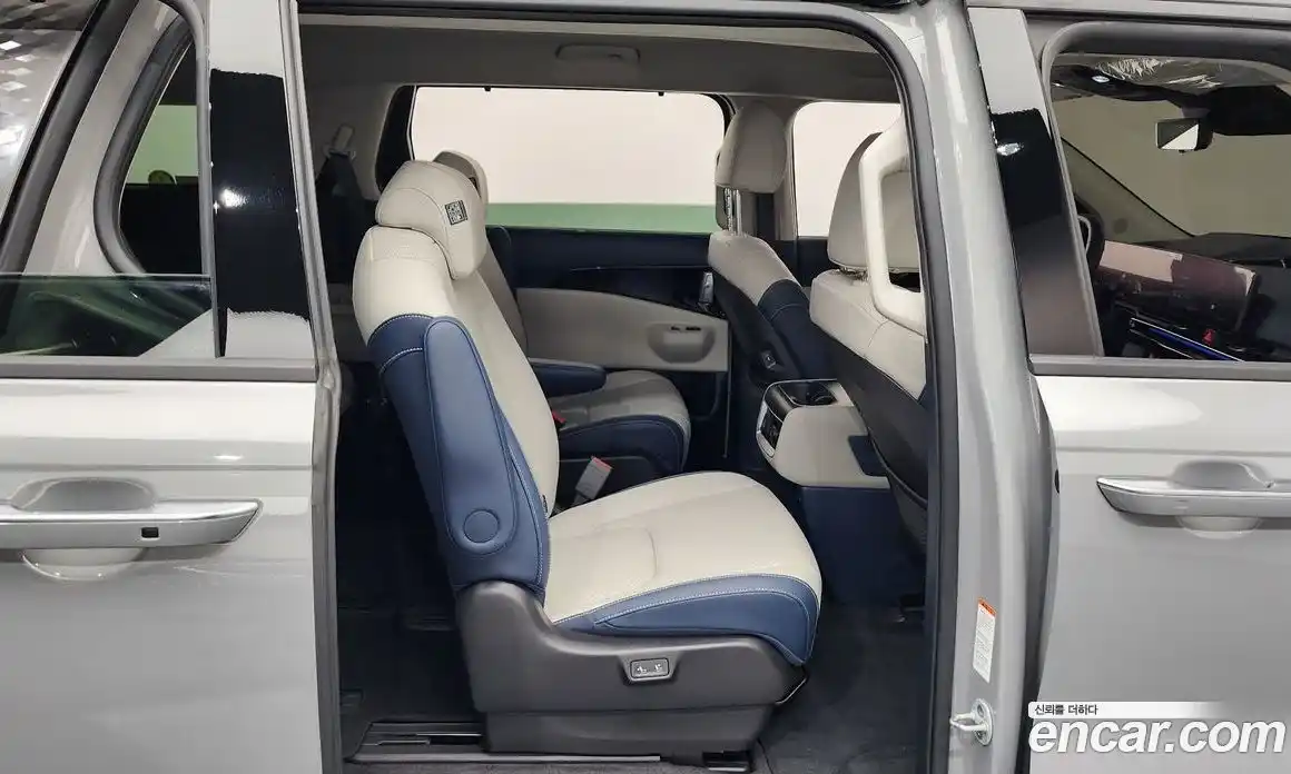 Kia Carnival 2025 1.6 автомат (гидро), фото 17
