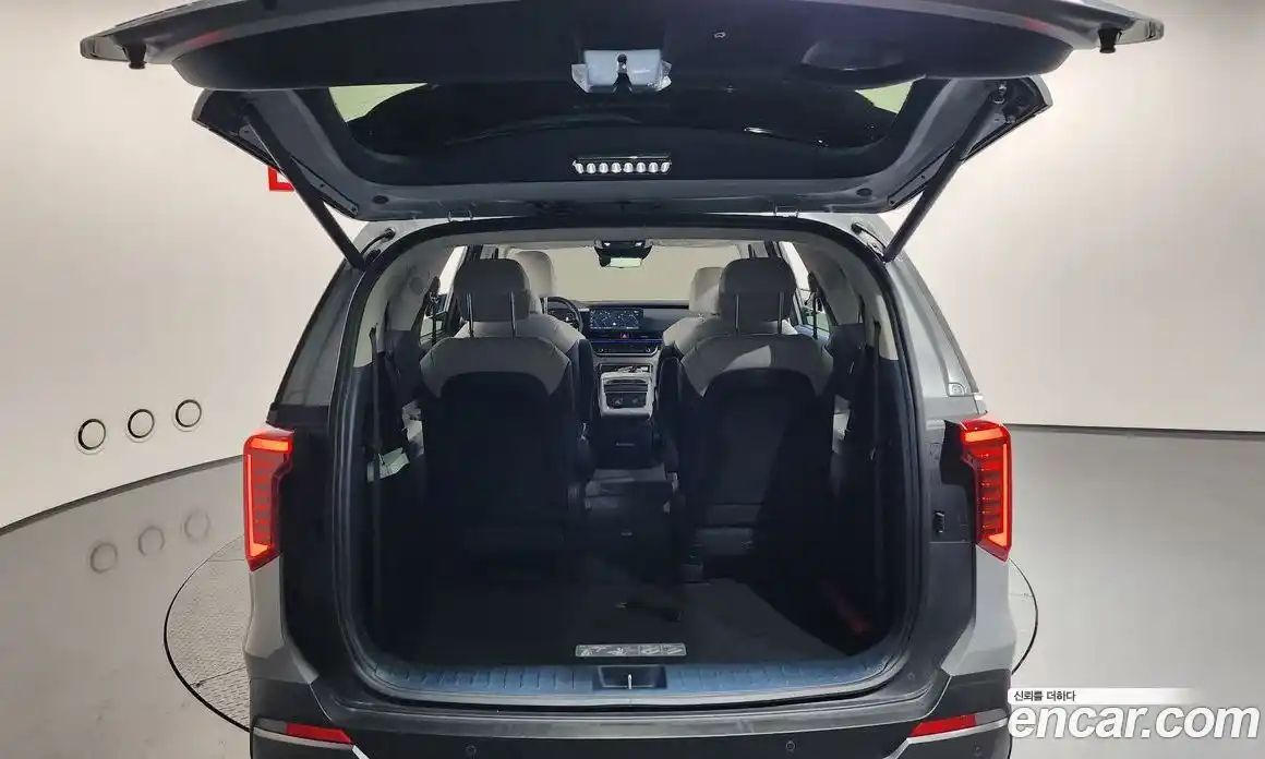 Kia Carnival 2025 1.6 автомат (гидро), фото 26