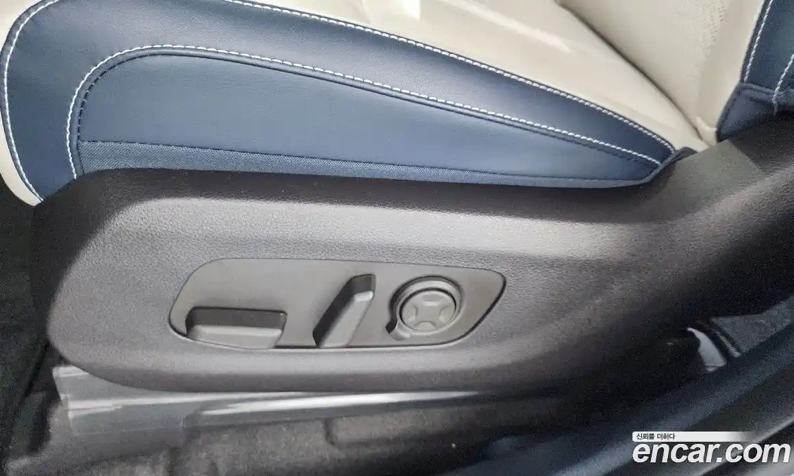 Kia Carnival 2025 1.6 автомат (гидро), фото 30