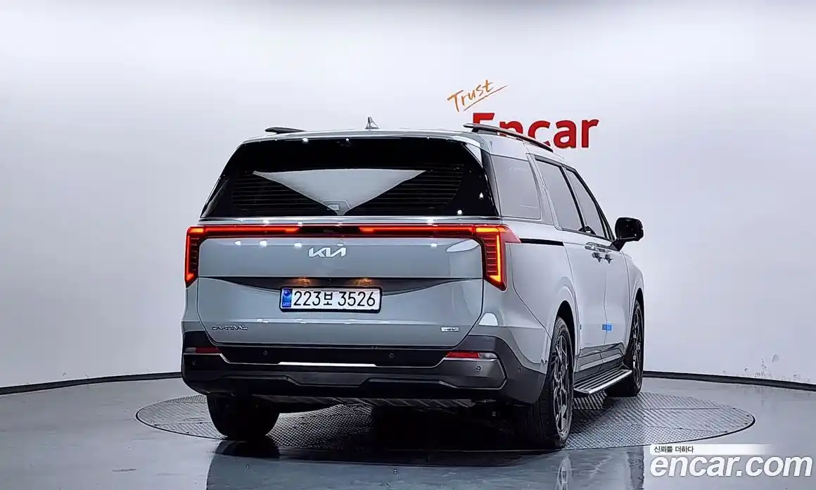 Kia Carnival 2025 1.6 автомат (гидро), фото 4