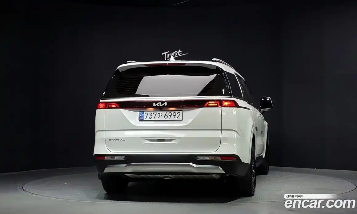 Kia Carnival 2023 2.2 автомат (гидро), фото 4
