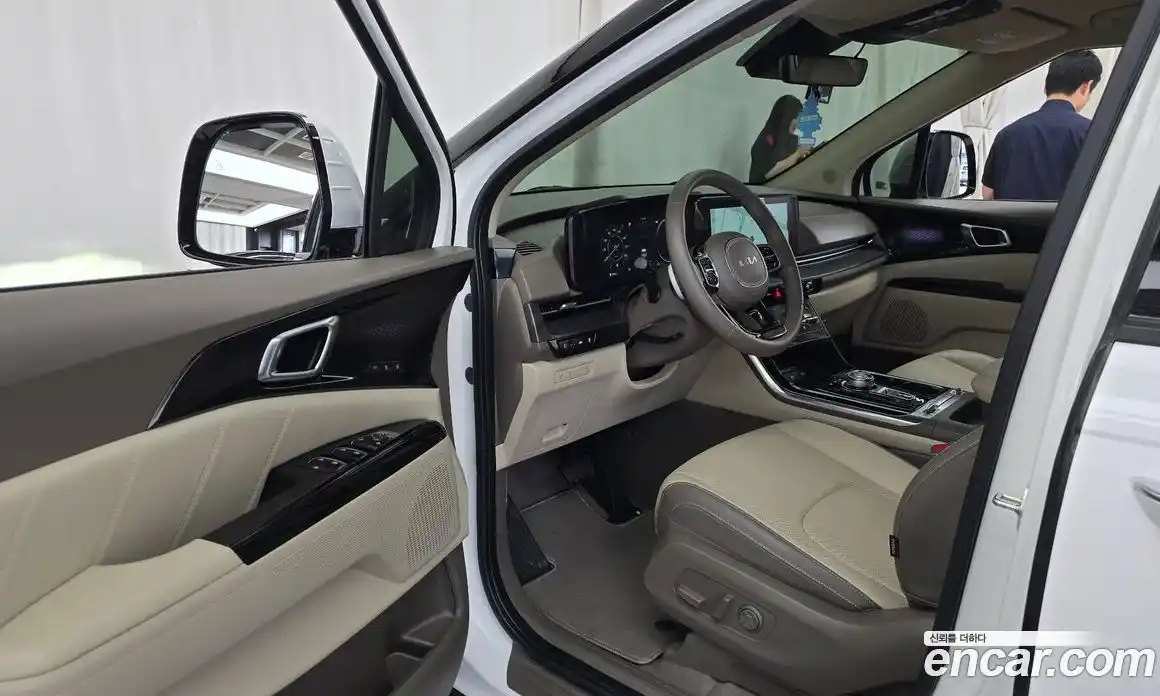 Kia Carnival 2023 2.2 автомат (гидро), фото 10