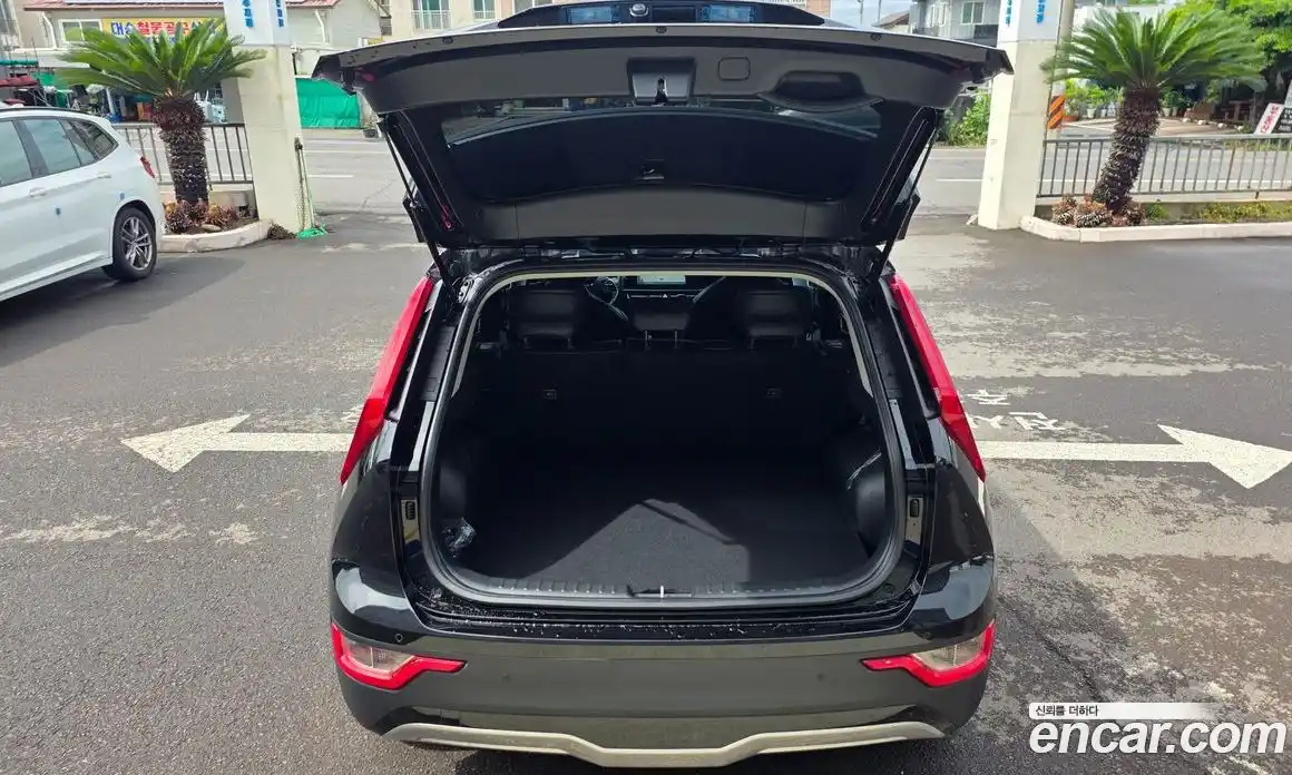 Kia Niro 2023 0.4 автомат (гидро), фото 19