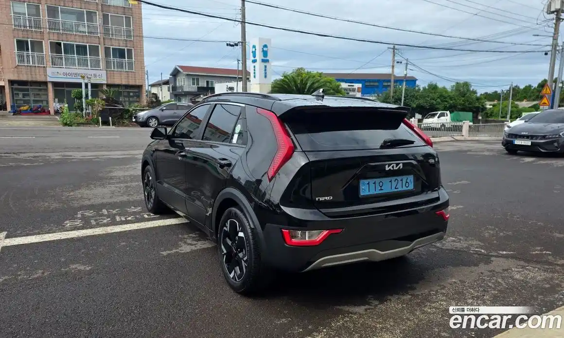 Kia Niro 2023 0.4 автомат (гидро), фото 4
