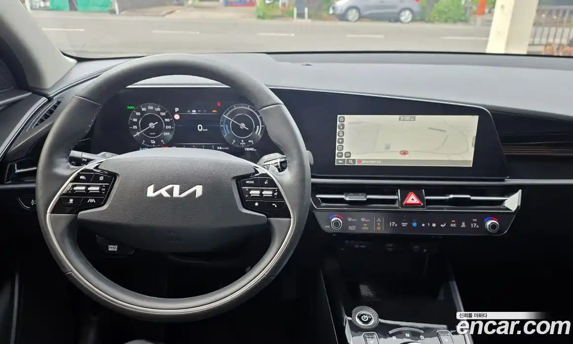 Kia Niro 2023 0.4 автомат (гидро), фото 9